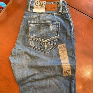 Brand new Buckle jeans size 33R